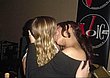 kissing_girls_073.jpg