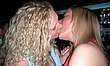 kissing_girls_076.jpg