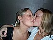 kissing_girls_099.jpg