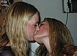 kissing_girls_107.jpg