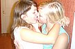 kissing_girls_112.jpg