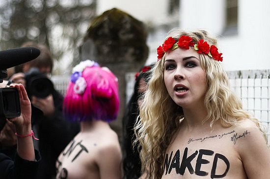 naked_protester_17.jpg