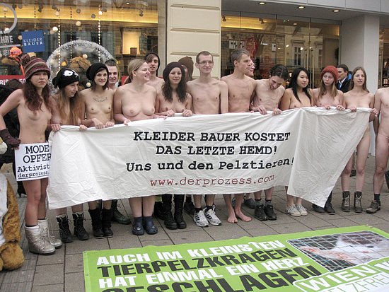 naked_protester_80.jpg