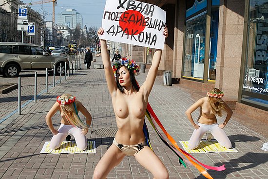naked_protester_88.jpg