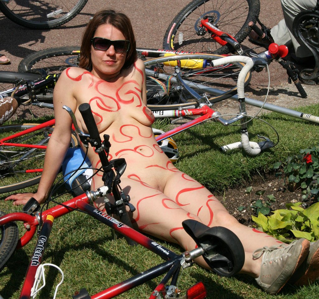 nude_cycling_45.jpg
