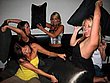 pillow_fighting_girls_06.jpg