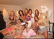 pillow_fighting_girls_09.jpg