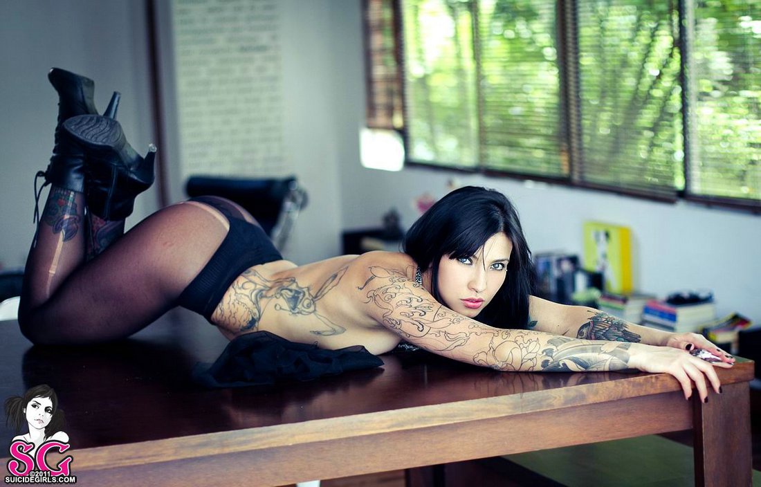 suicide_girls_28.jpg