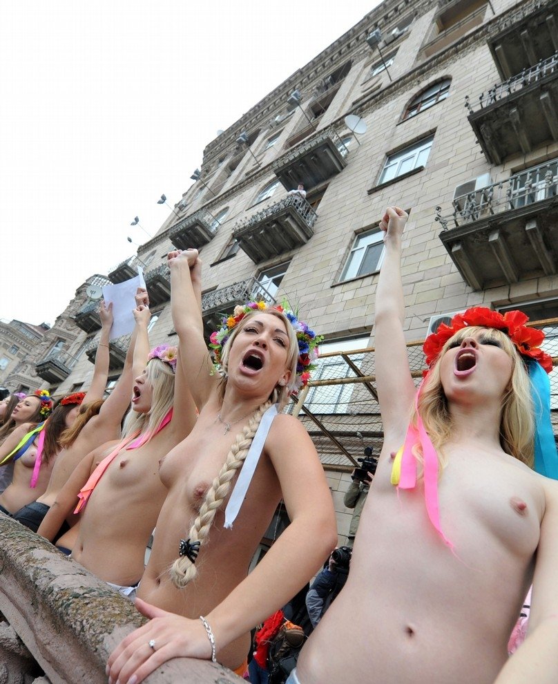 протест голых женщинах фото 103